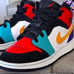 Air Jordan 1 Mid